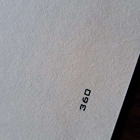 A novel | Hard cover | Like new ~ vortex - Picture 3 of 3